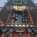 Ξενοδοχείο Bricks 5*