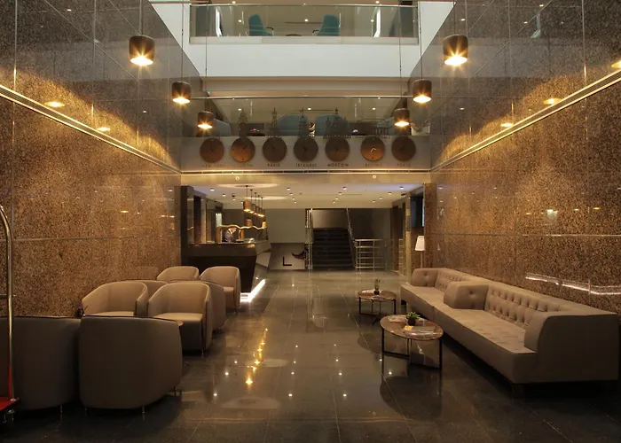 Отель Bricks 5*