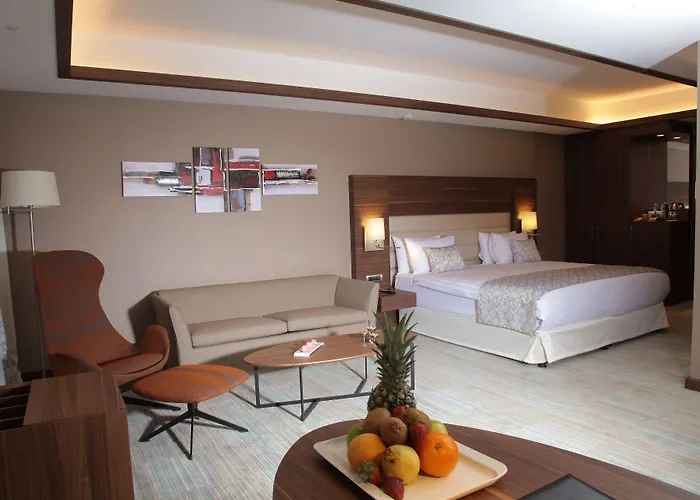 Отель Bricks 5*